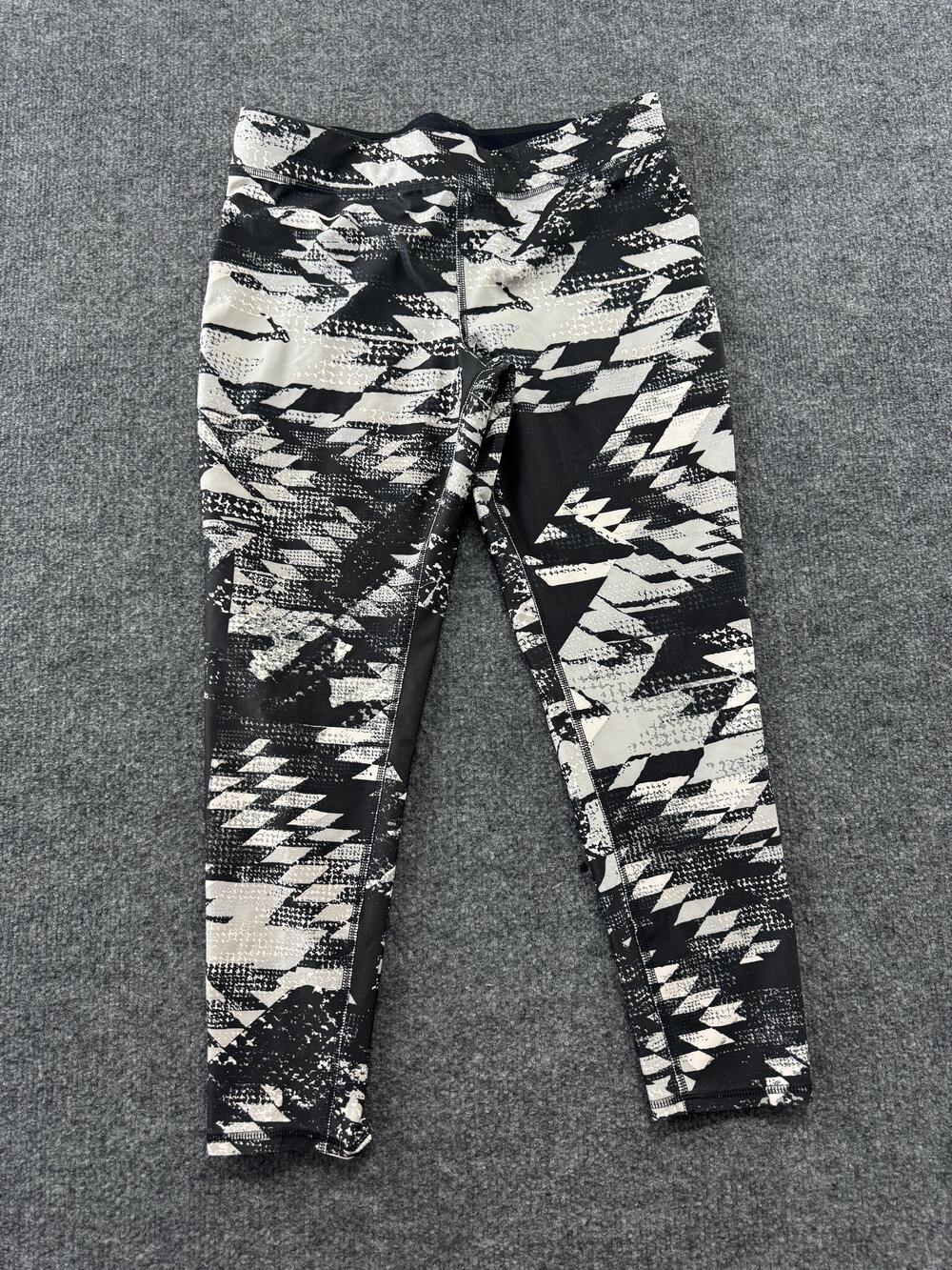Mossimo Supply Co Leggings Womens Large Black Geometric Capri Yoga Gym Pants